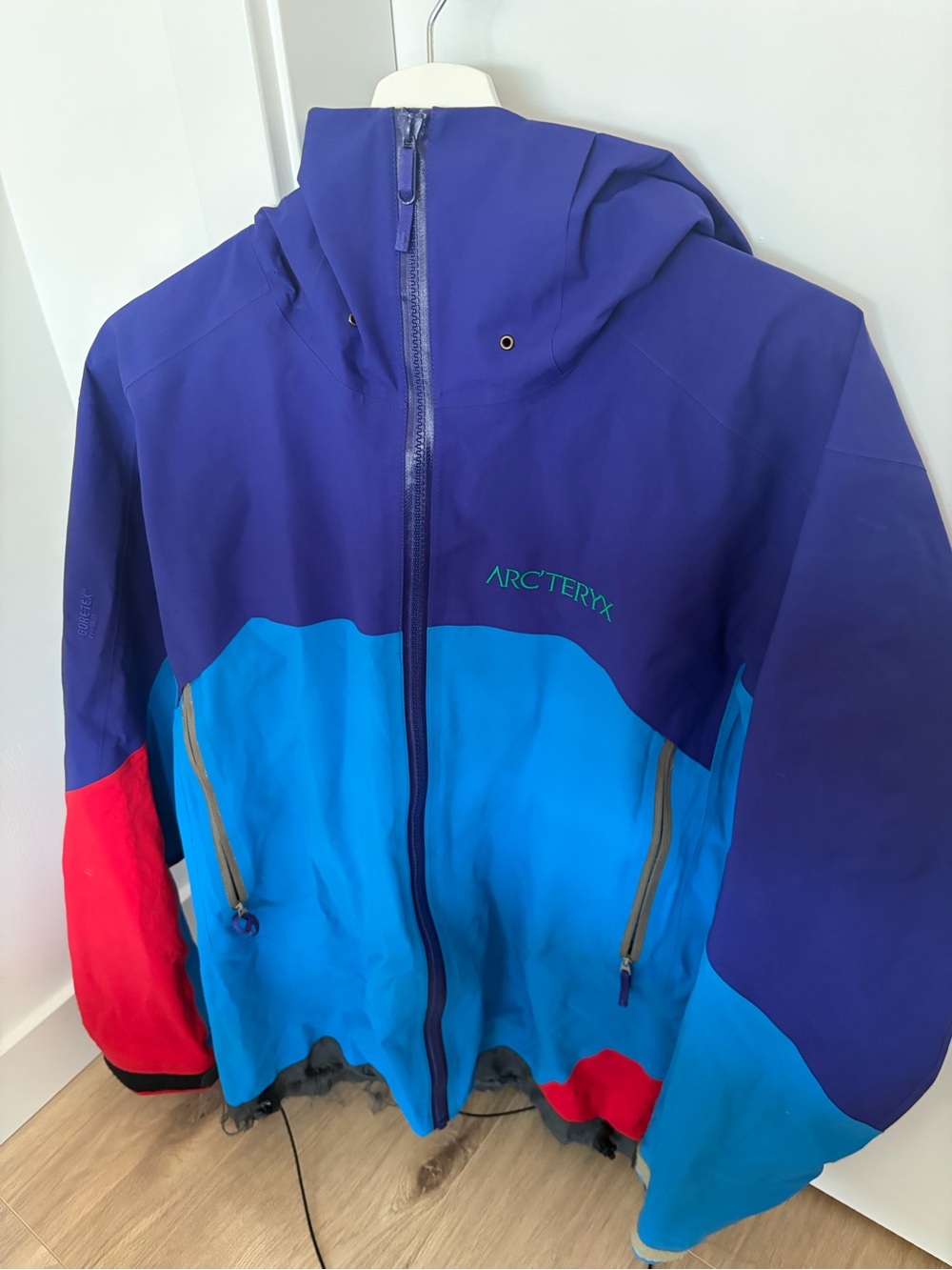 Arc'teryx jacket *damaged*